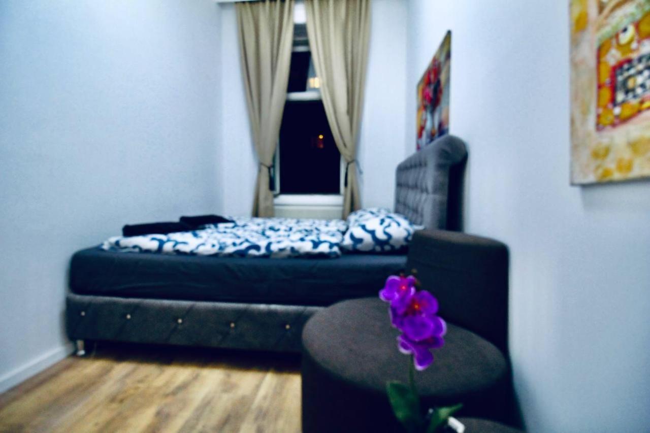 Modern Double Room Js A Wina Bagian luar foto