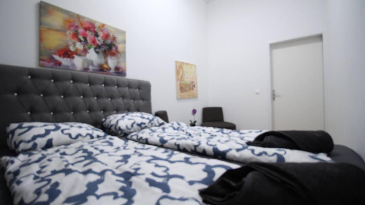 Modern Double Room Js A Wina Bagian luar foto