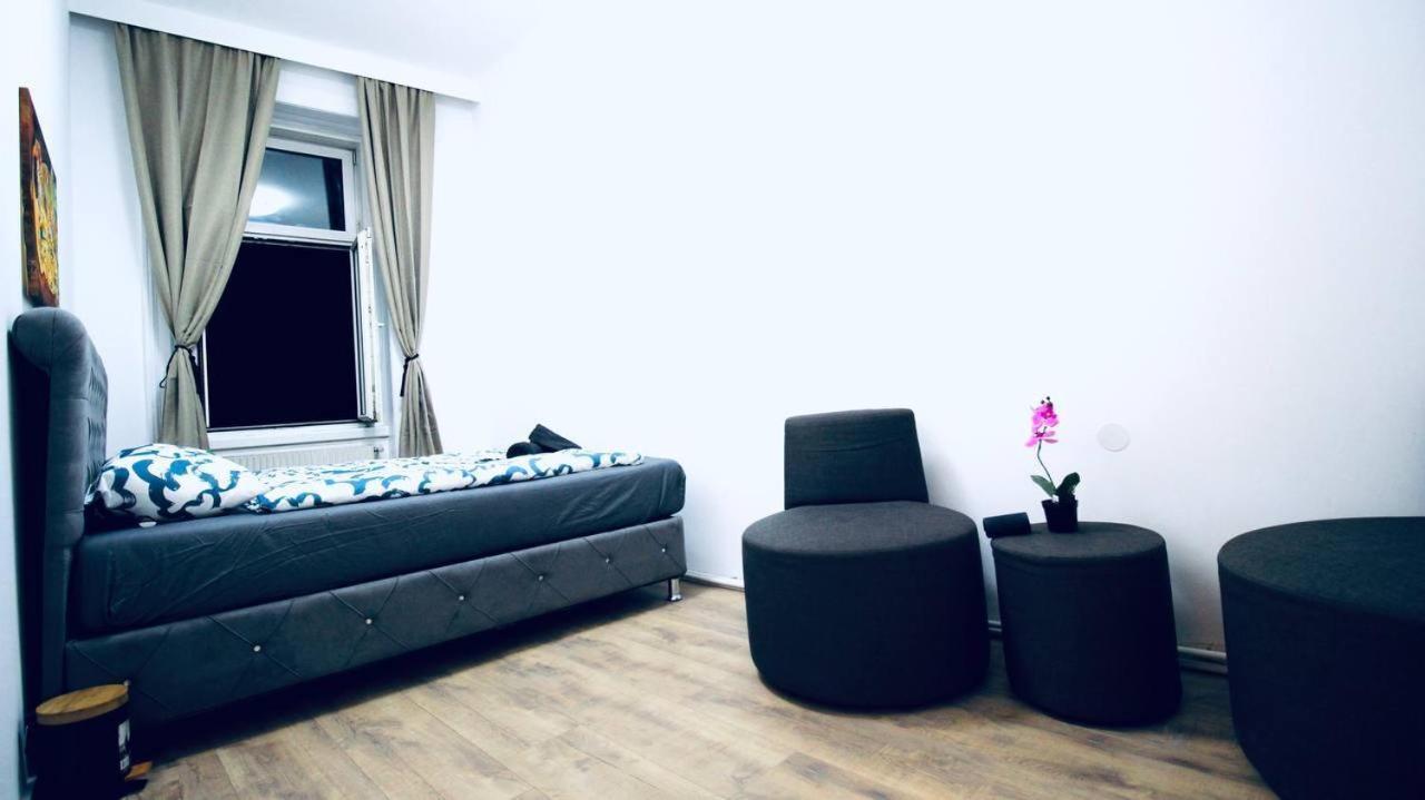 Modern Double Room Js A Wina Bagian luar foto