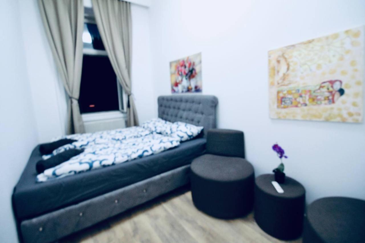 Modern Double Room Js A Wina Bagian luar foto