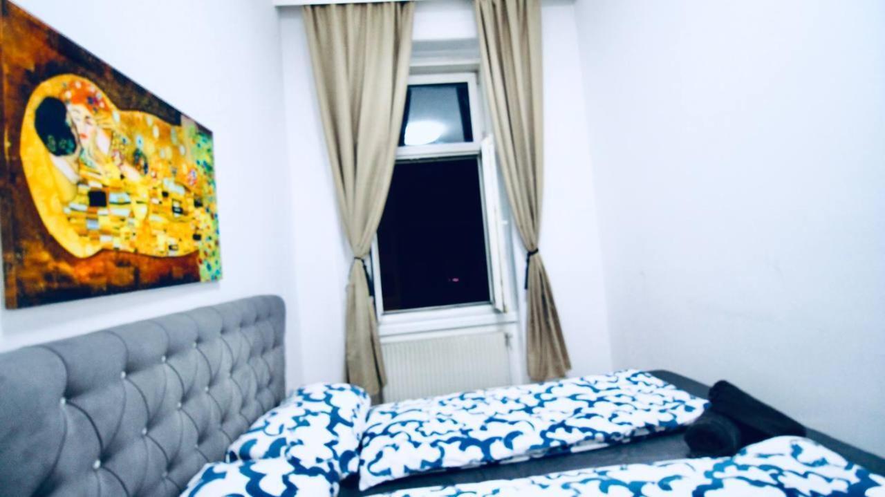 Modern Double Room Js A Wina Bagian luar foto