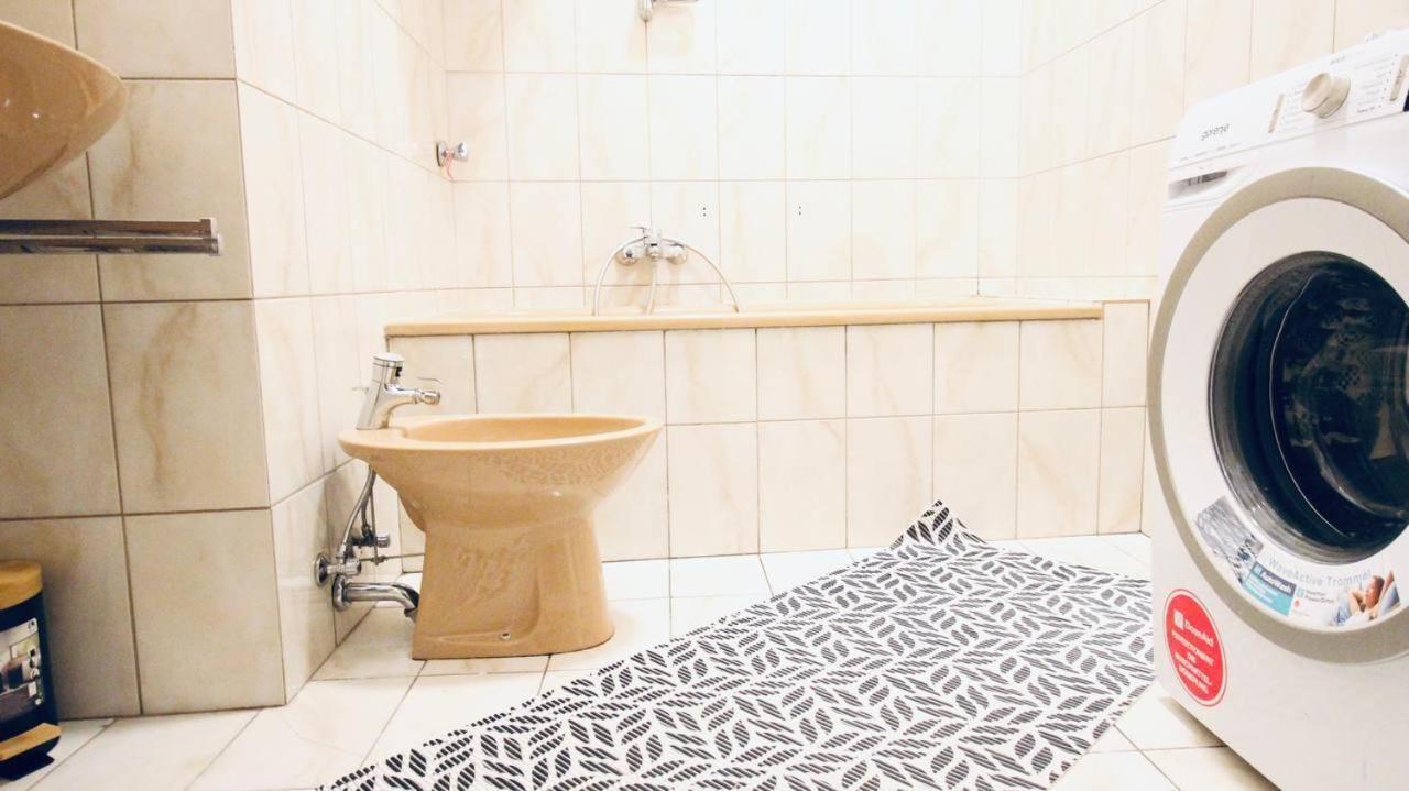 Modern Double Room Js A Wina Bagian luar foto