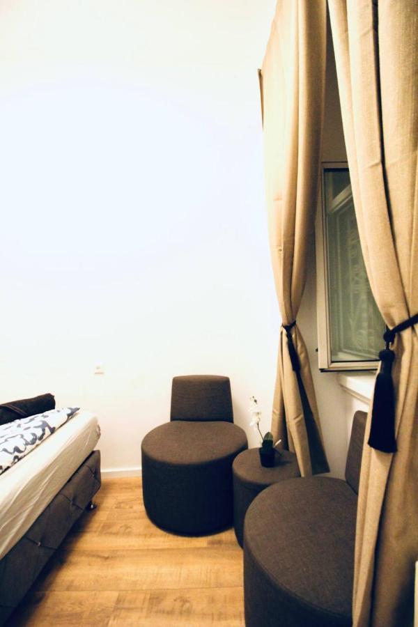 Modern Double Room Js A Wina Bagian luar foto