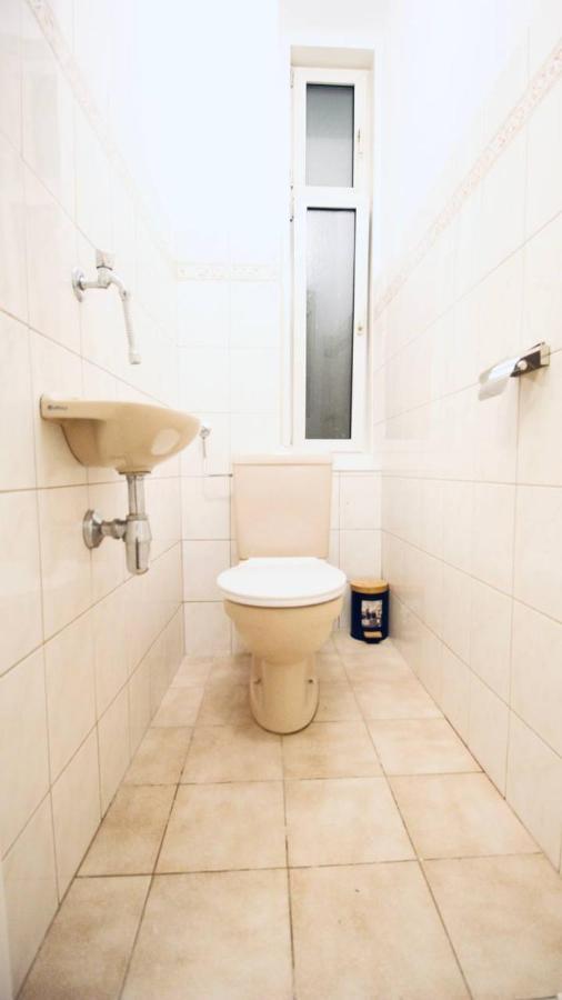 Modern Double Room Js A Wina Bagian luar foto