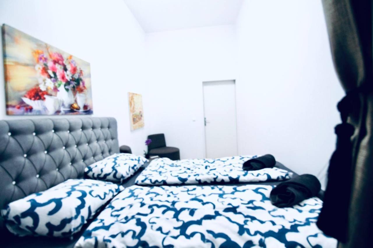 Modern Double Room Js A Wina Bagian luar foto