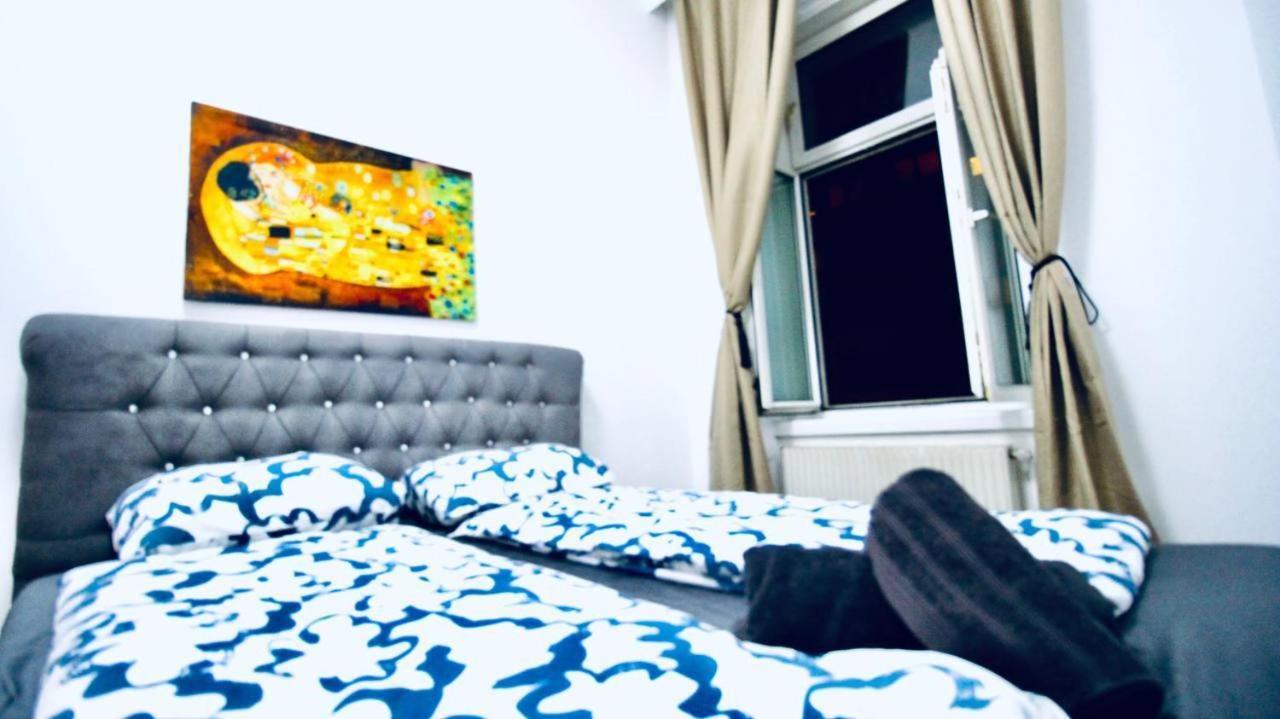 Modern Double Room Js A Wina Bagian luar foto