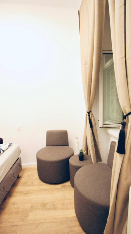 Modern Double Room Js A Wina Bagian luar foto